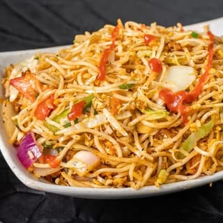 Burnt Garlic Chicken Noodles